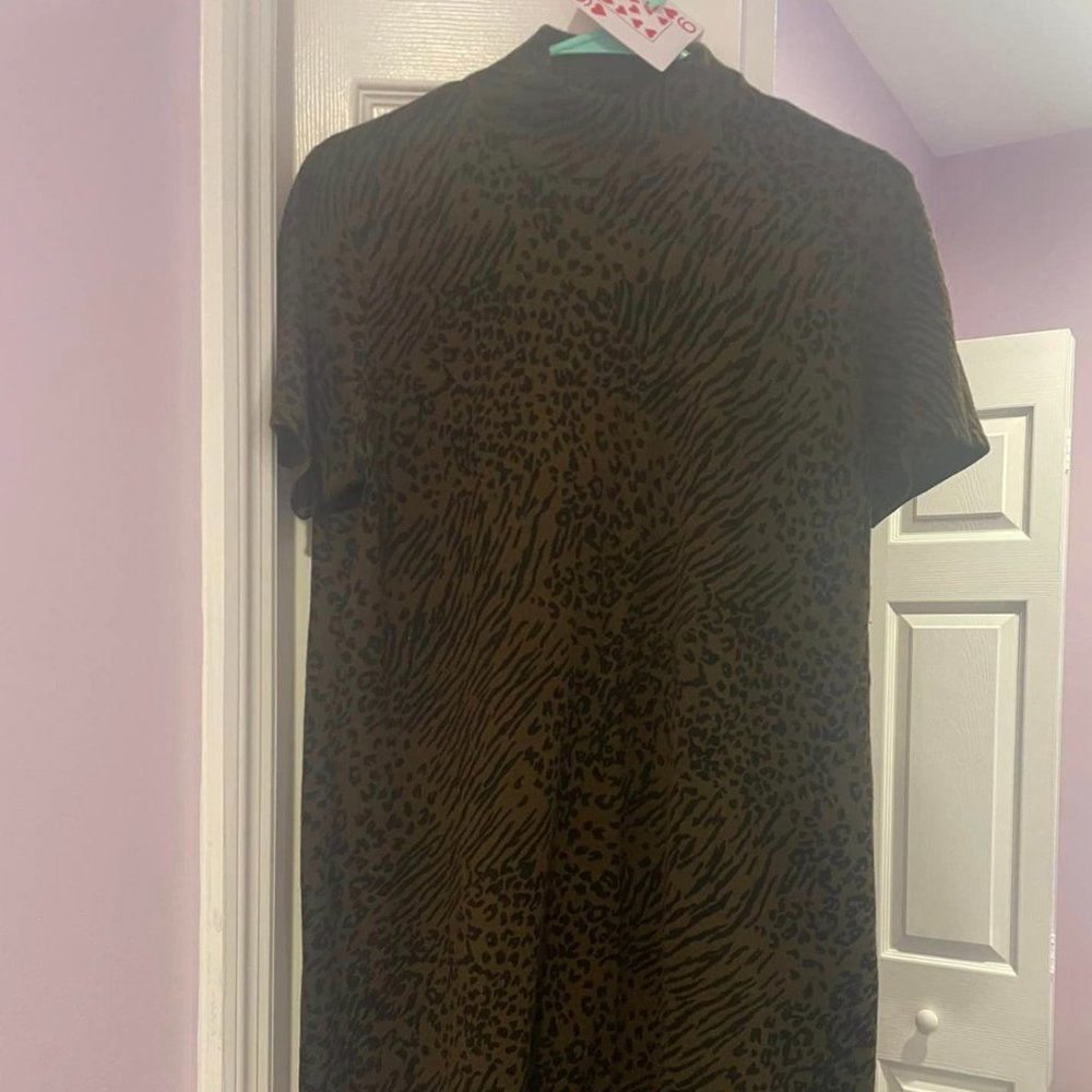 Lennie Brown and black tiger print size large